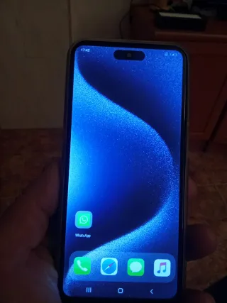 i15 pro max 16 GB RAM 1TB prácticamente nuevo