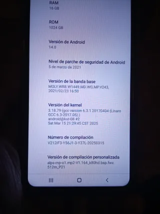 i15 pro max 16 GB RAM 1TB prácticamente nuevo
