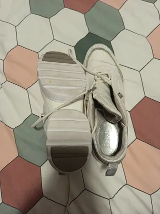 Zapatillas Michael Kors Blancas y Plateadas