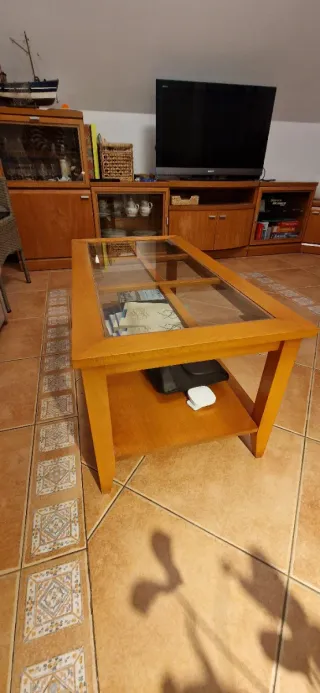 Mueble salón y mesa 4 sillas, TV Sony opcional