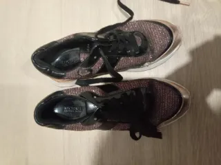 Zapatillas Michael Kors Negro y Dorado