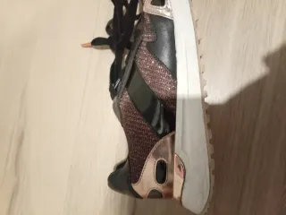 Zapatillas Michael Kors Negro y Dorado