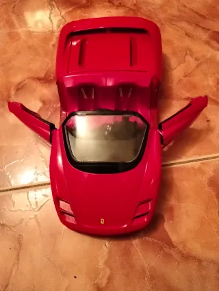 Maqueta Coche Rojo Ferrari escala 1,18