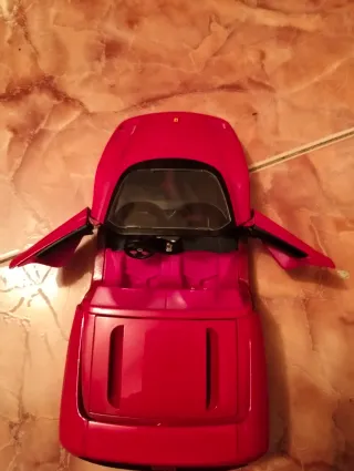 Maqueta Coche Rojo Ferrari escala 1,18