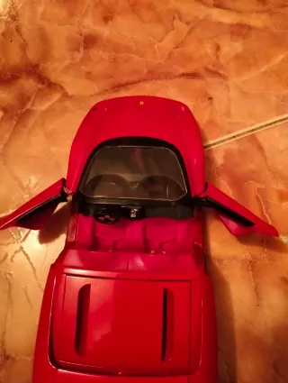 Maqueta Coche Rojo Ferrari escala 1,18