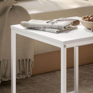 Set di 2 Tavoli da Caffè Impilabili con Vassoio, Tavolo da Salotto Moderno in Acciaio per Soggiorno e Ufficio, 45X45X45 cm e 40X40X40 cm, Bianco e Rovere