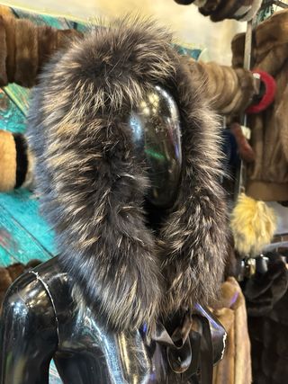 Collo di pelliccia marrone