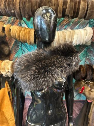 Collo di pelliccia marrone