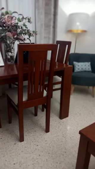 Sillas comedor  ( 6 sillas,cada una a 39.99 e )