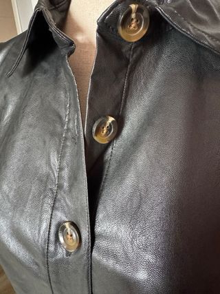 Vestido efecto piel negro “Who What Wear”