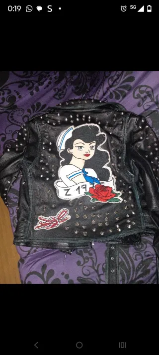 Chaqueta , chupa de cuero auténtico con tachuelas