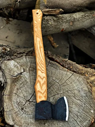 Hacha Bushcraft Acero Carbono Artesanal