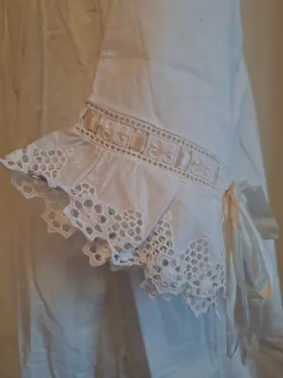 Camisón antiguo de algodón con encaje