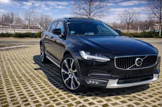 Volvo V90 Cross Country D4 Pro AWD Auto 2021 FULL