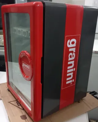 Nevera Expositora Granini Roja por 150€!