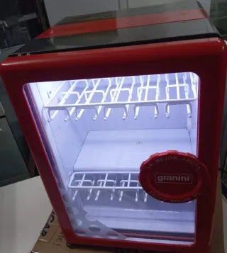 Nevera Expositora Granini Roja por 150€!