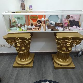 Columnas griegas doradas