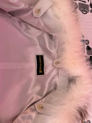 Chaqueta de piel con cuello de pelo desmontable