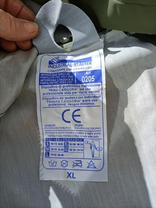 Traje agua y polainas