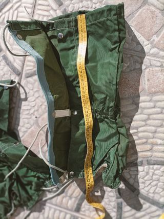 Traje agua y polainas