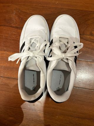 Zapatillas Adidas Breaknet, estan nuevas.