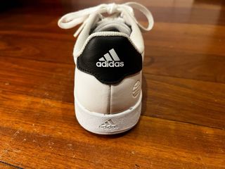 Zapatillas Adidas Breaknet, estan nuevas.