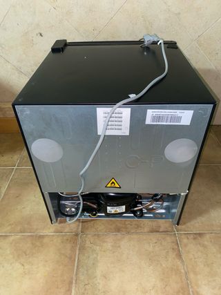Mini Frigorífico Candy 43L Negro