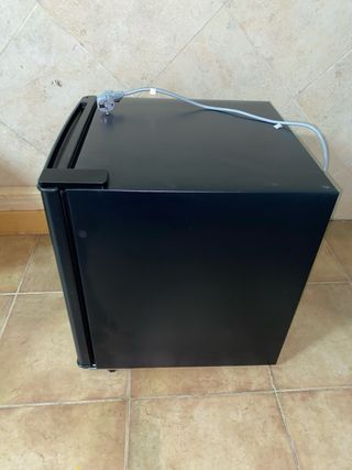 Mini Frigorífico Candy 43L Negro