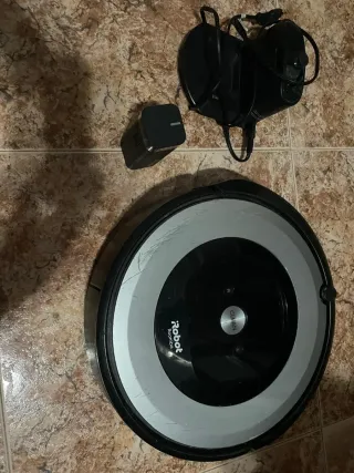 IRobot Roomba E5 con recambios