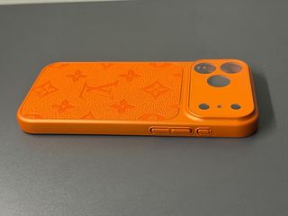 Cover iPhone 17 Pro Max Louis Vuitton Arancione
