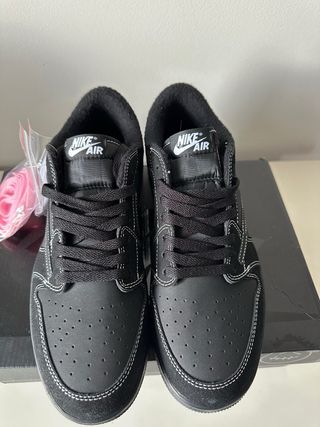 Tênis Preto Nike Air Jordan 1 Low