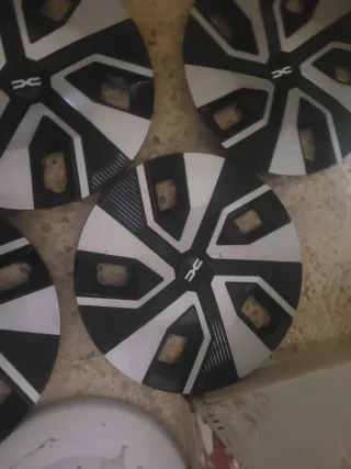 4 tapacubos dacia sandero R16