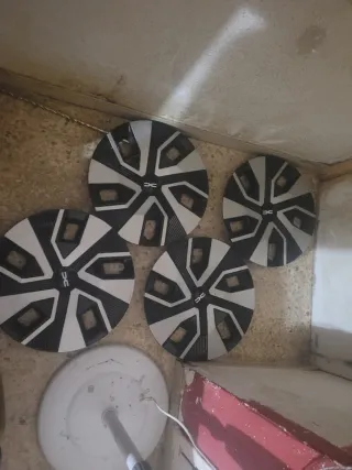 4 tapacubos dacia sandero R16