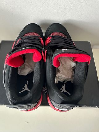 Tênis Air Jordan 4 Preto e Vermelho