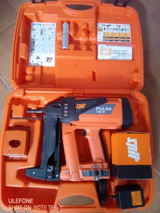 Pistola Clavadora SPIT Pulsa 700E