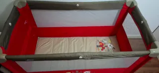 Cuna de viaje Jane+colchón Ikea