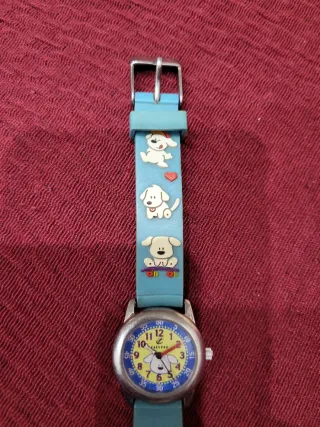 Reloj infantil analógico con perros