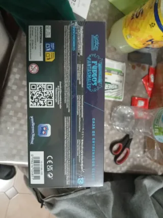 Caja Entrenador Élite Pokémon Fuegos Fantasmales