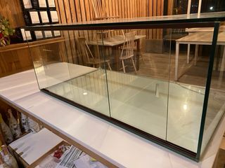 Vitrina de cristal con puertas cristal