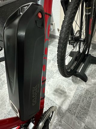 Bicicleta Eléctrica Roja 29