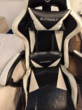 Silla Gaming Blitzwolf Negra y Blanca