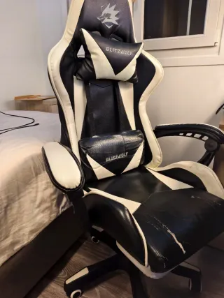 Silla Gaming Blitzwolf Negra y Blanca