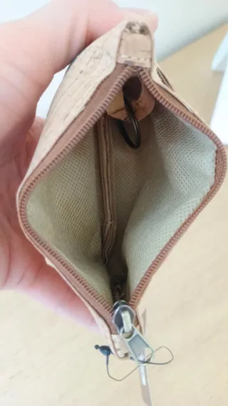 Monedero pequeño de corcho