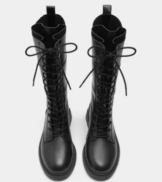 Stivali alti in pelle neri con lacci