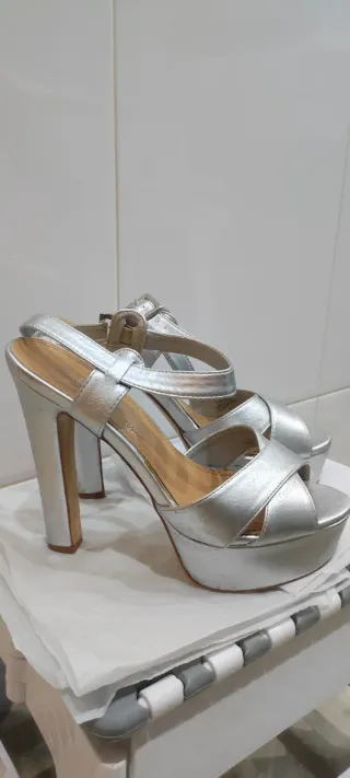 Tacones Plateados Plataforma Talla 38