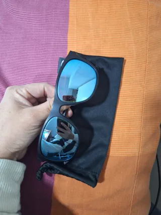 Gafas de sol Oakley polarizadas azules negociables