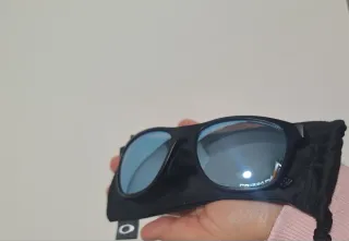 Gafas de sol Oakley polarizadas azules negociables
