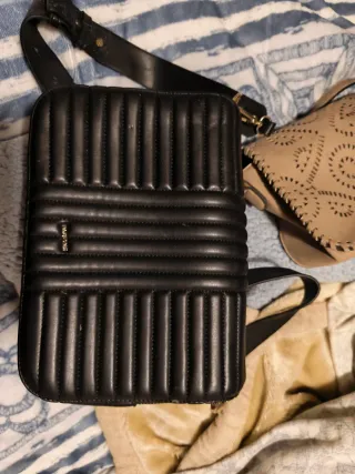 Borsa a tracolla nera imbottita