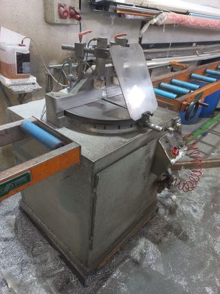 Tronzadora con dos carros