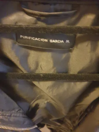 Parka negra impermeable